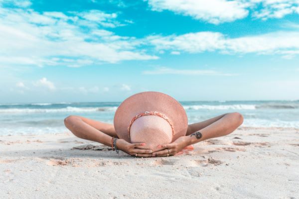 20 Ideas de Correo Electrónico de Verano para Impulsar tus Campañas